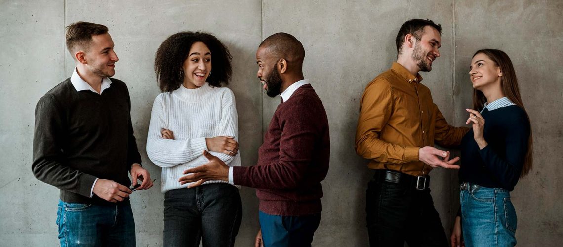 people-talking-each-other-before-meeting